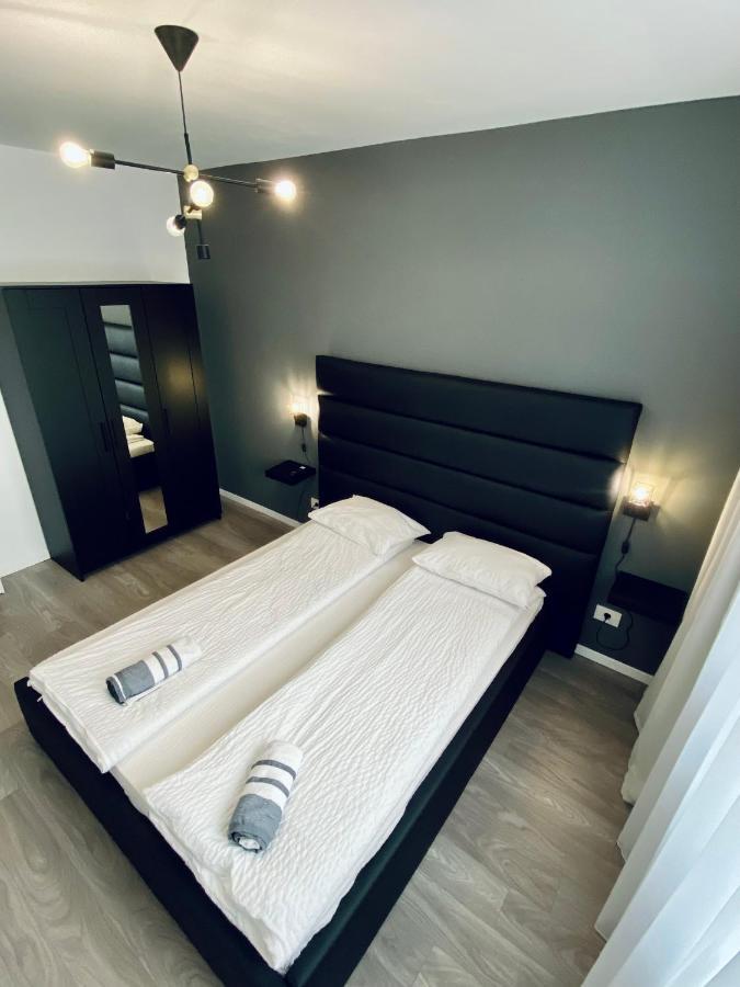 Happyhome Central Deluxe Apartments Oradea Exteriör bild