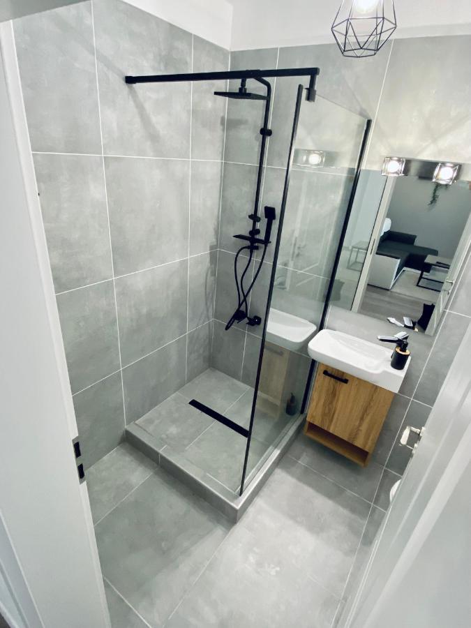 Happyhome Central Deluxe Apartments Oradea Exteriör bild
