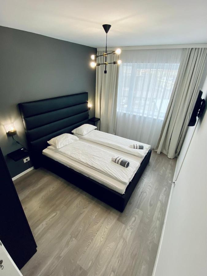 Happyhome Central Deluxe Apartments Oradea Exteriör bild