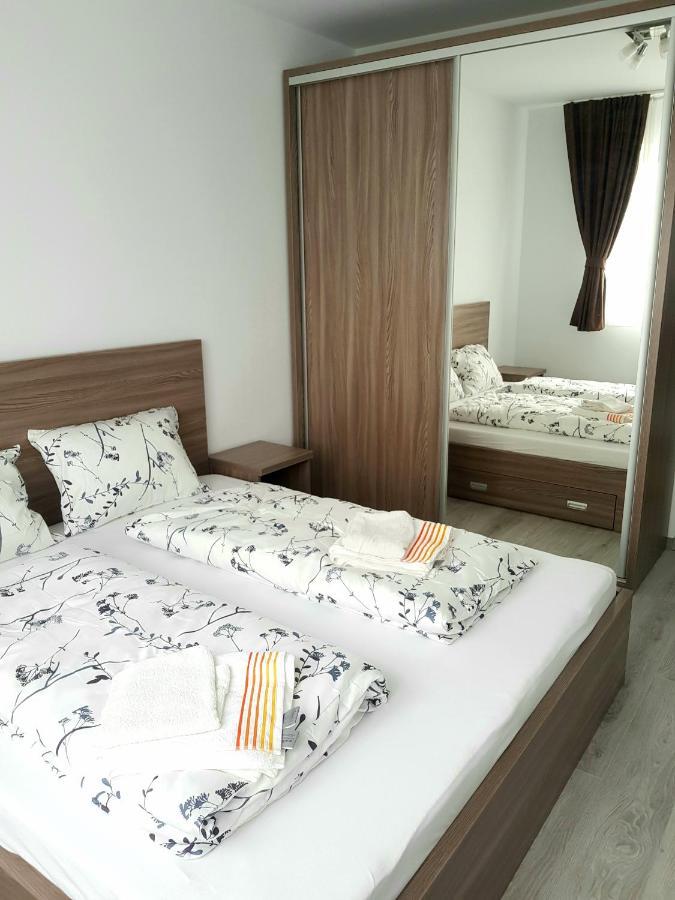Happyhome Central Deluxe Apartments Oradea Exteriör bild