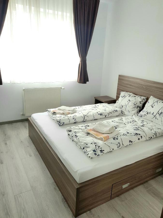 Happyhome Central Deluxe Apartments Oradea Exteriör bild